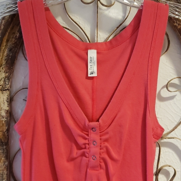 Top - Picture 2 of 2